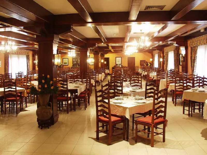 فندق San Marcos Salnes كامبادوس المطعم الصورة